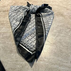 COACH Black & White Scarf
